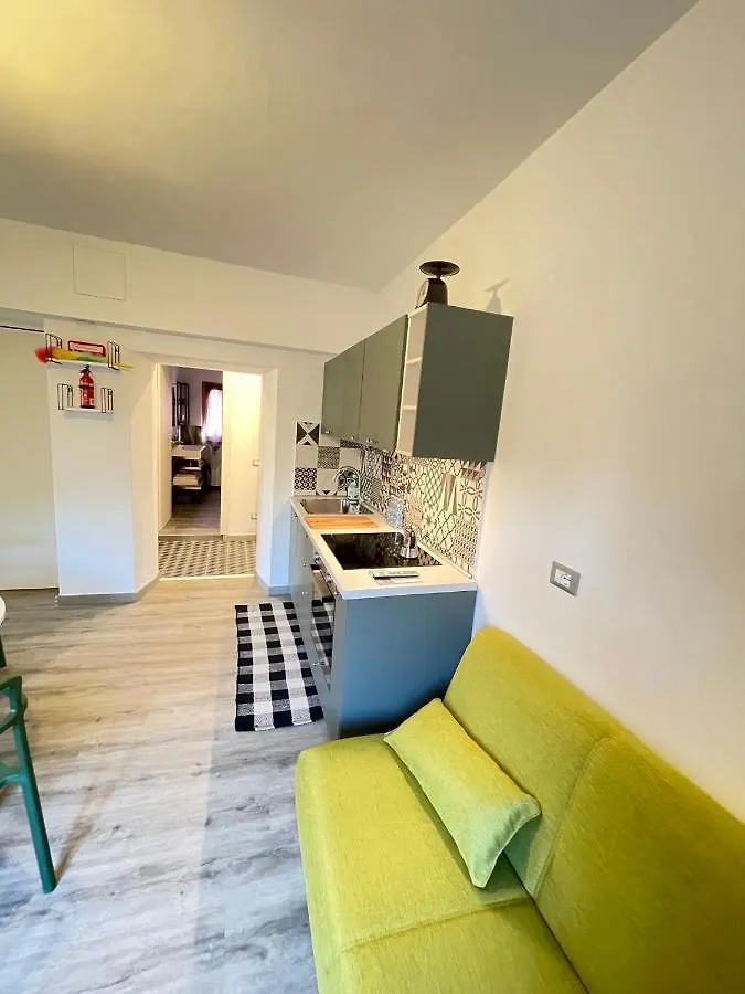 Smart Gold Apartment Elegant Style Bergamo