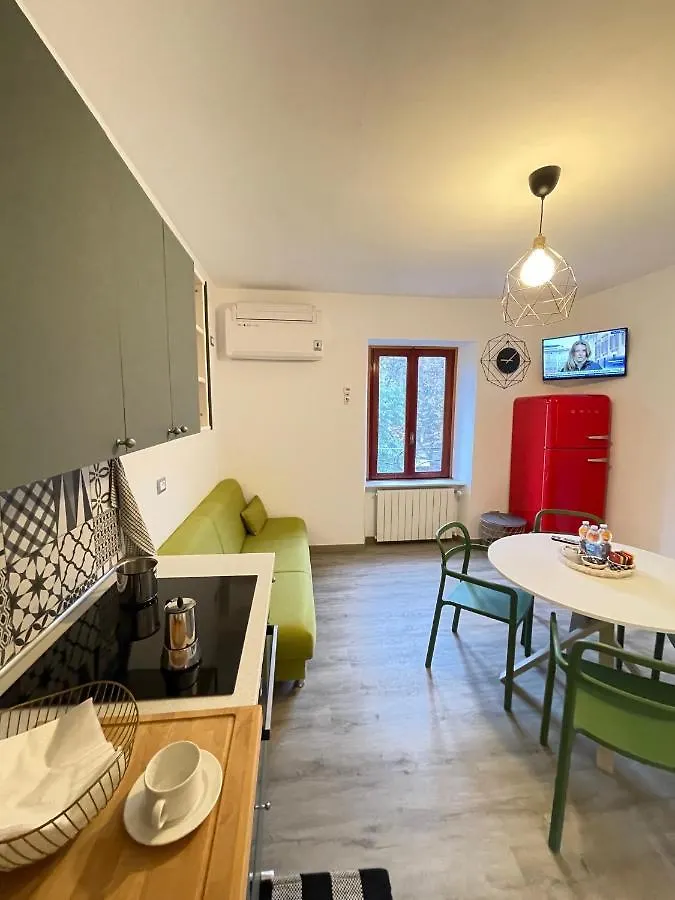 Smart Gold Apartment Elegant Style Bergamo