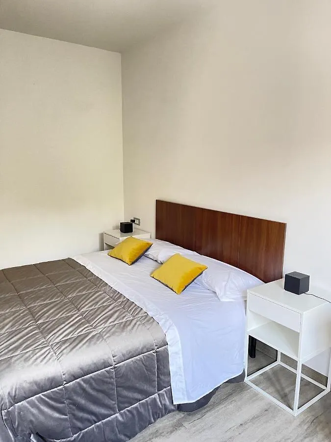 Smart Gold Apartment Elegant Style Bergamo