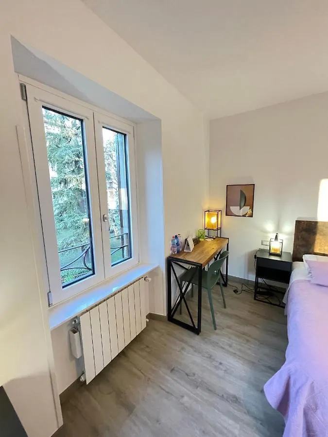 Smart Gold Apartment Elegant Style Bergamo