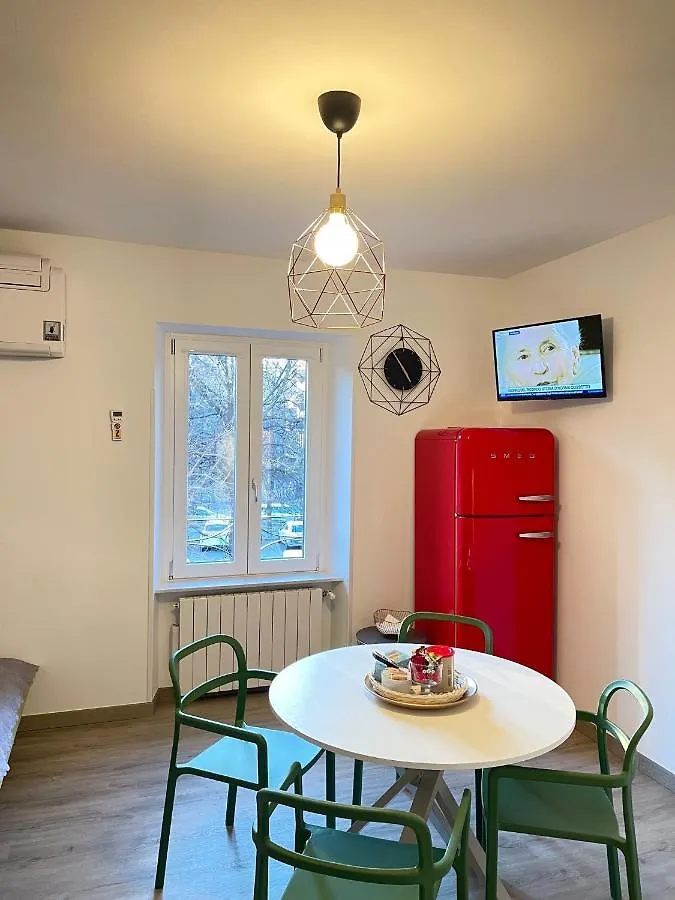 Smart Gold Apartment Elegant Style Bergamo