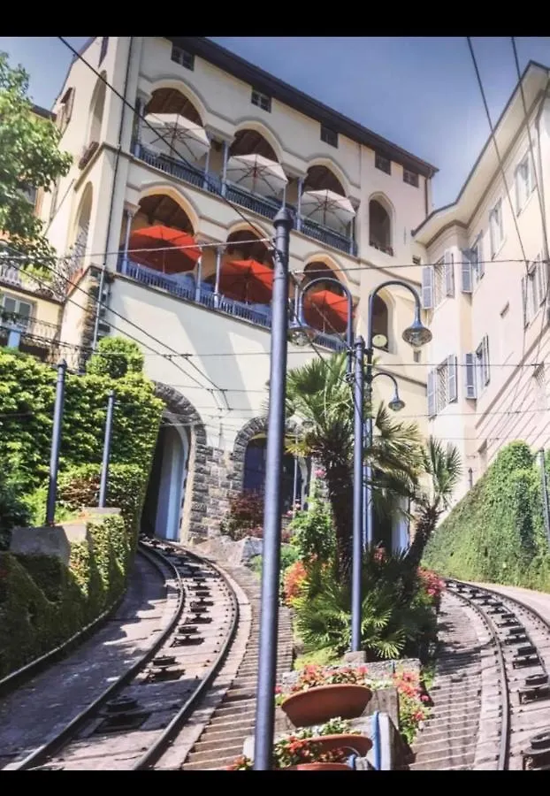 Smart Gold Apartment Elegant Style Bergamo