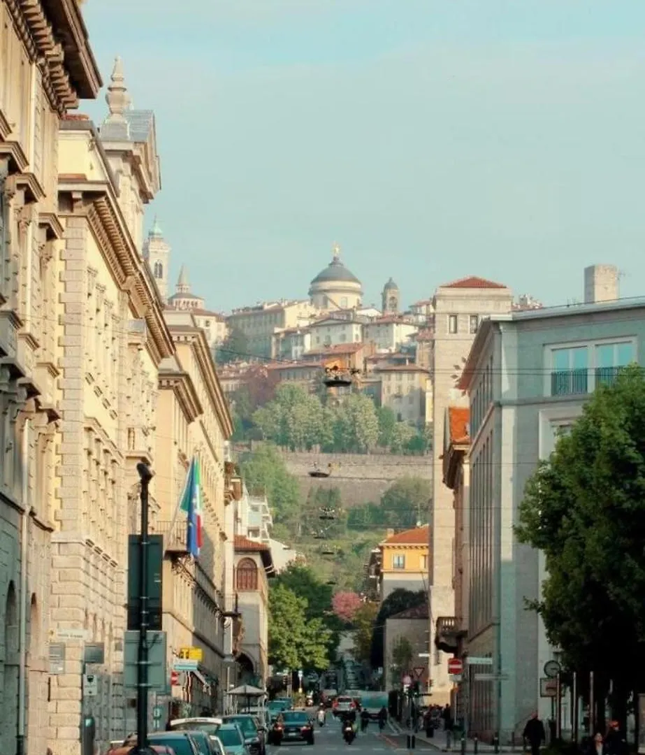 Smart Gold Apartment Elegant Style Bergamo 0*,  İtalya
