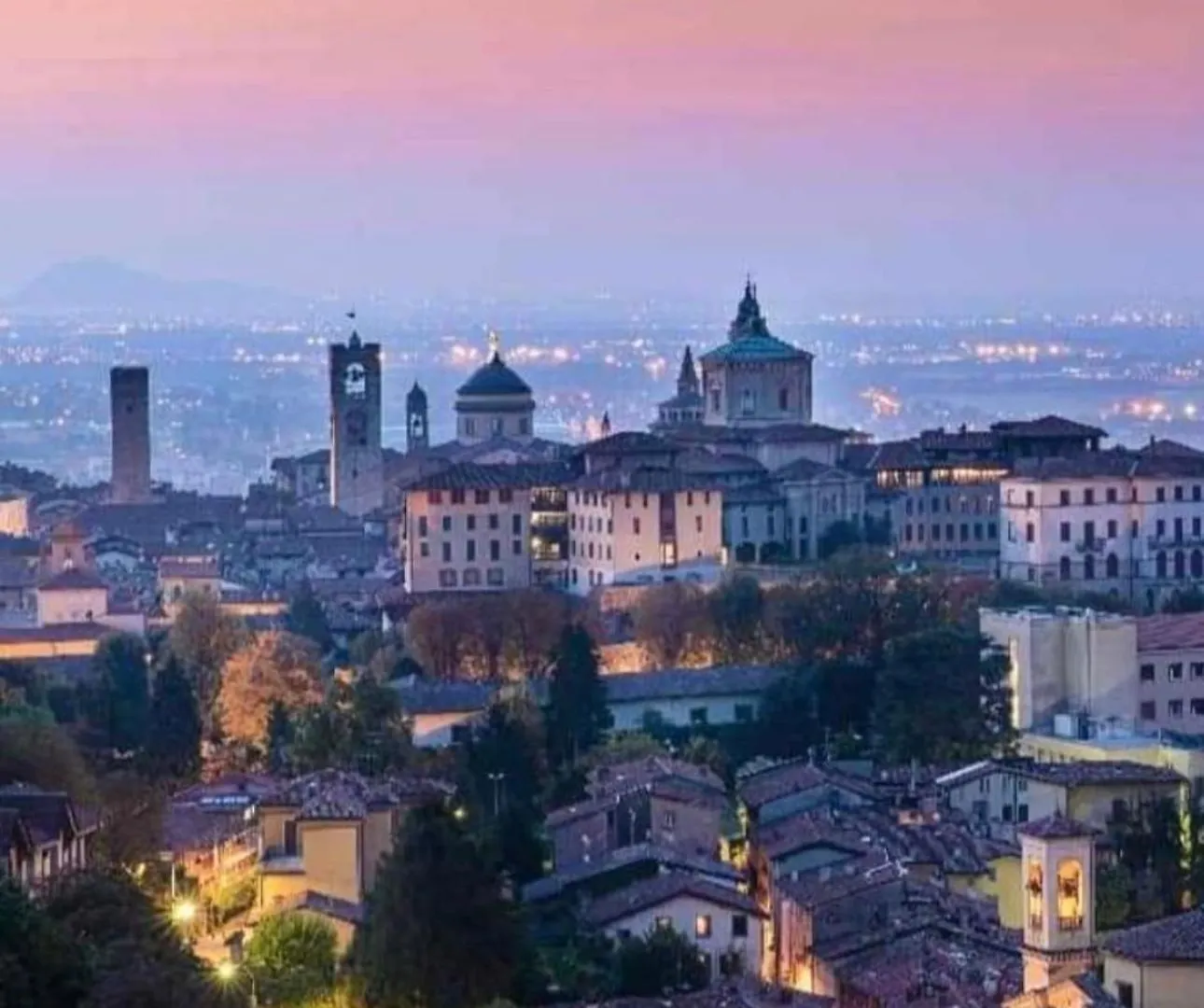 Smart Gold Apartment Elegant Style Bergamo
